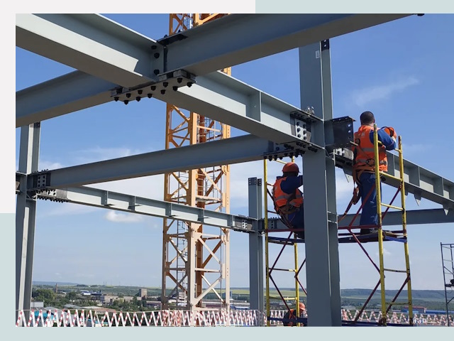 Монтаж металлоконструкций в железнодорожном