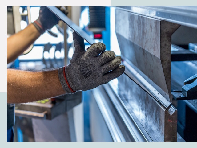 Гибка металла в железнодорожном