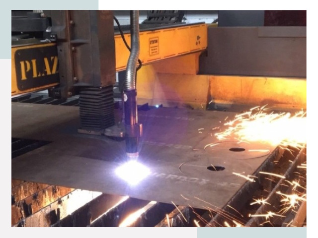 Плазменная резка металла в железнодорожном